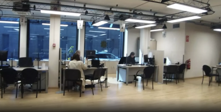 Una imatge d'arxiu de l'interior de l'agència tributària.